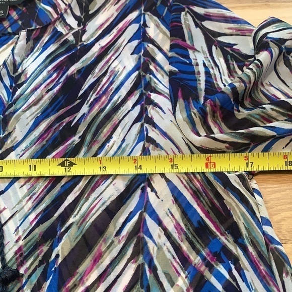 BANANA Republic 3/4 Bell Sleeve Semi Sheer Leaf Pattern Tunic Blouse Women’s XS - Picture 12 of 16